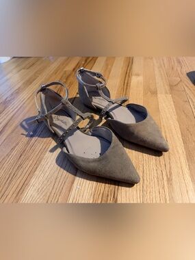Seychelles Women's suede Taupe Pointed-Toe Ankle-Strap Flats size 7 Taupe